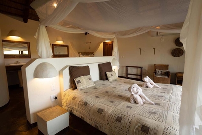 Nyati Safari Lodge