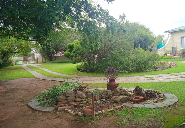 Front garden and gate