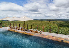 Rhino Ridge Safari Lodge