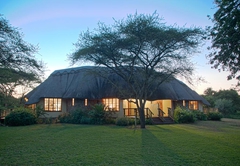 Rhino River Lodge