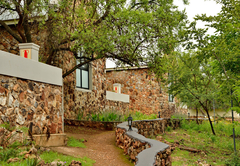 Thanda Manzi Country Hotel