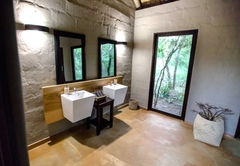 Royal Thonga Safari Lodge