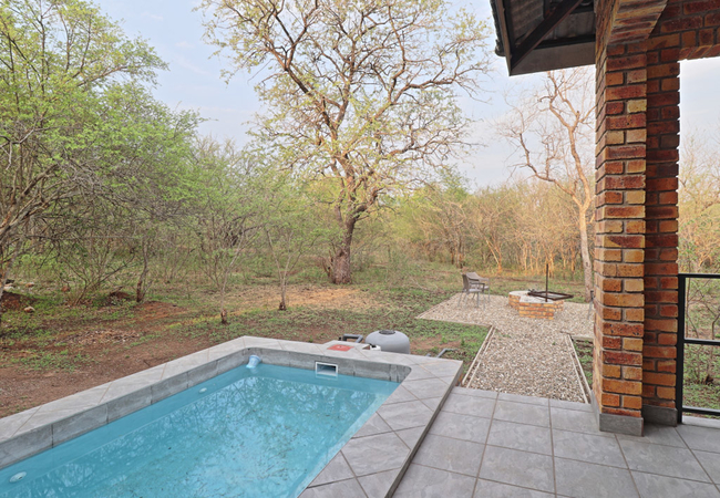 Splash pool/Outside Braai