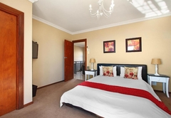 Mandelas Gold 2 Bedroom Apartment