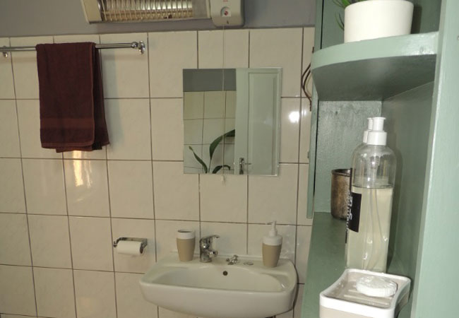 bathroom with amenities 