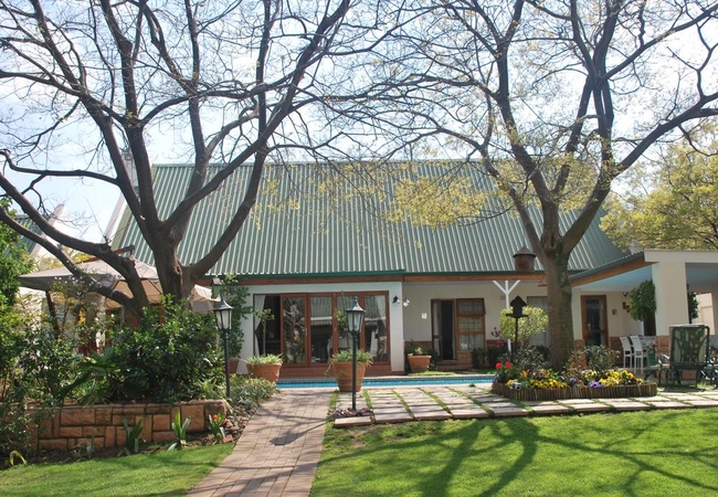 Sunninghill Guest Lodge