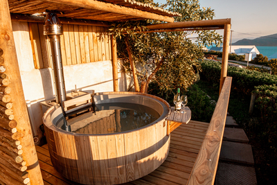 Romantic Room (Wood Fired Hot Tub)