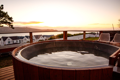 Panoramic Lagoon View (Wood Fired Hot Tub)