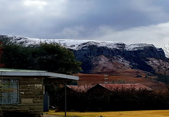 Seletwane under snow