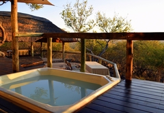 African Bush Chalet Premium