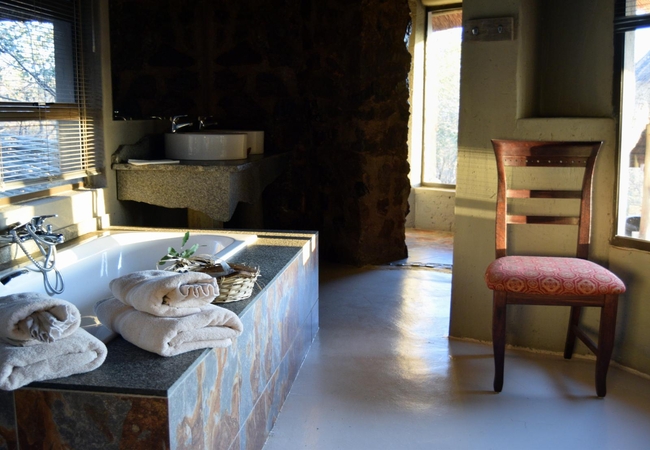 African Bush Chalet Premium