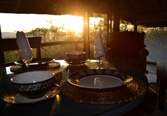 African Bush Chalet Premium