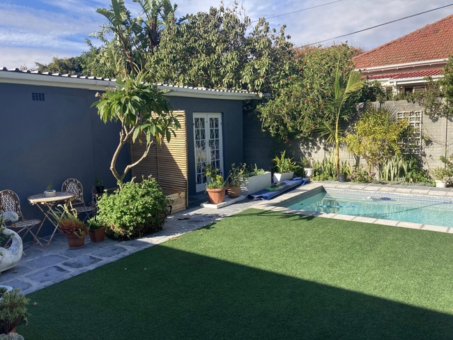 Tranquil Garden Cottage