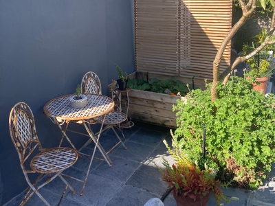 Tranquil Garden Cottage