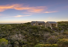 Twin Cabins at Romansbaai