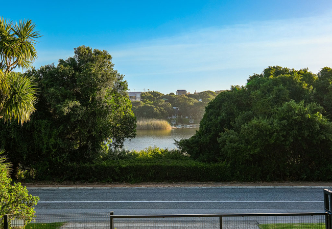 Waterside Holiday House