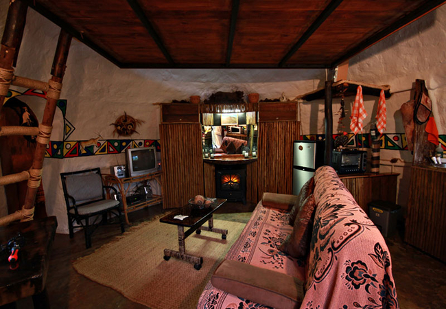 Lounge/kitchen area of The Zulu Hut