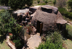 The Zulu Hut with small splash pool