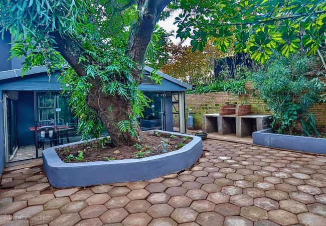 Secluded 50m Rear Studio Braai/Courtyard